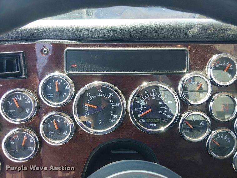 image for item YA3573 2016 Western Star 4700 semi truck
