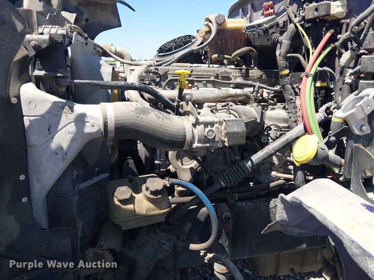 image for item YA3573 2016 Western Star 4700 semi truck
