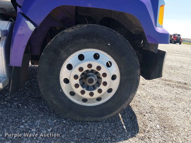image for item YA3573 2016 Western Star 4700 semi truck