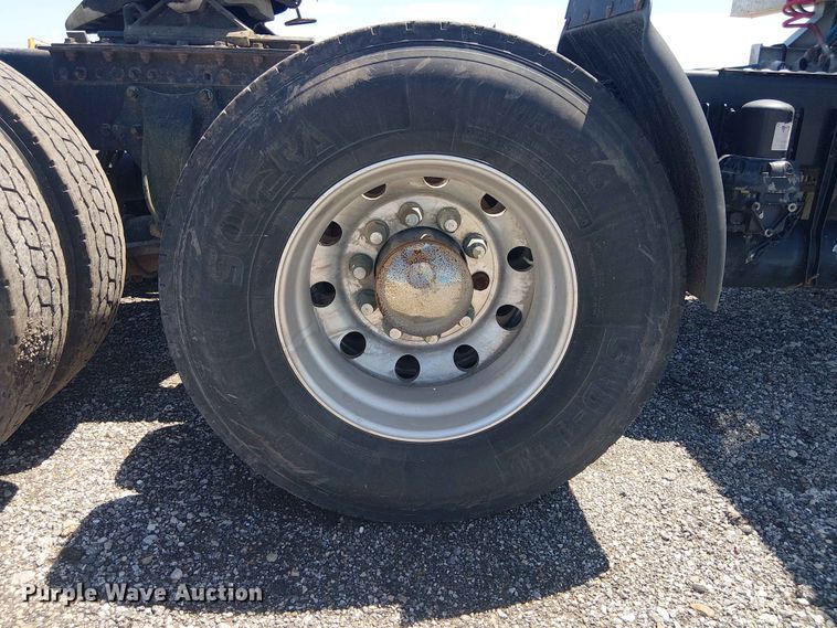 image for item YA3573 2016 Western Star 4700 semi truck