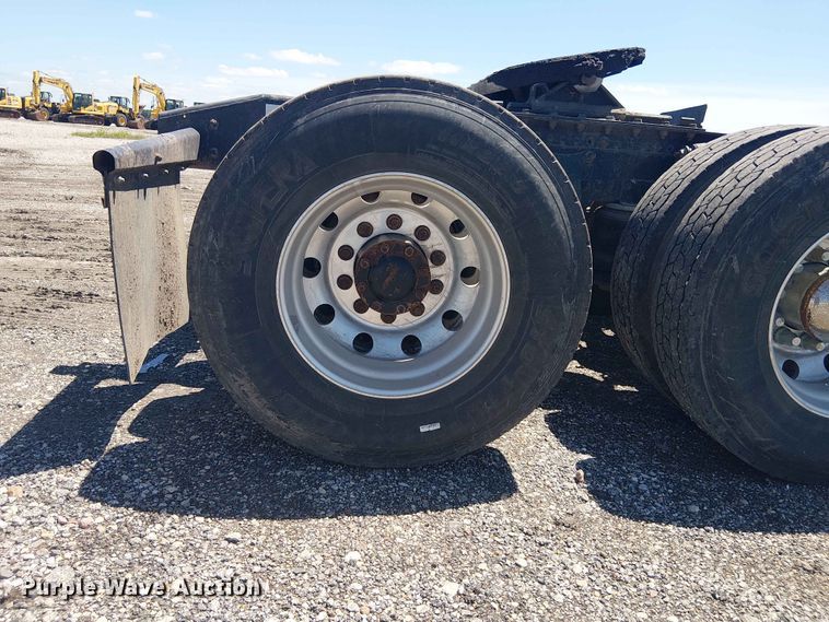 image for item YA3573 2016 Western Star 4700 semi truck