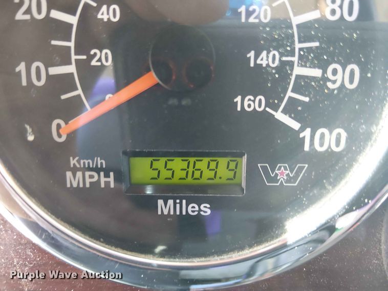 image for item YA3573 2016 Western Star 4700 semi truck