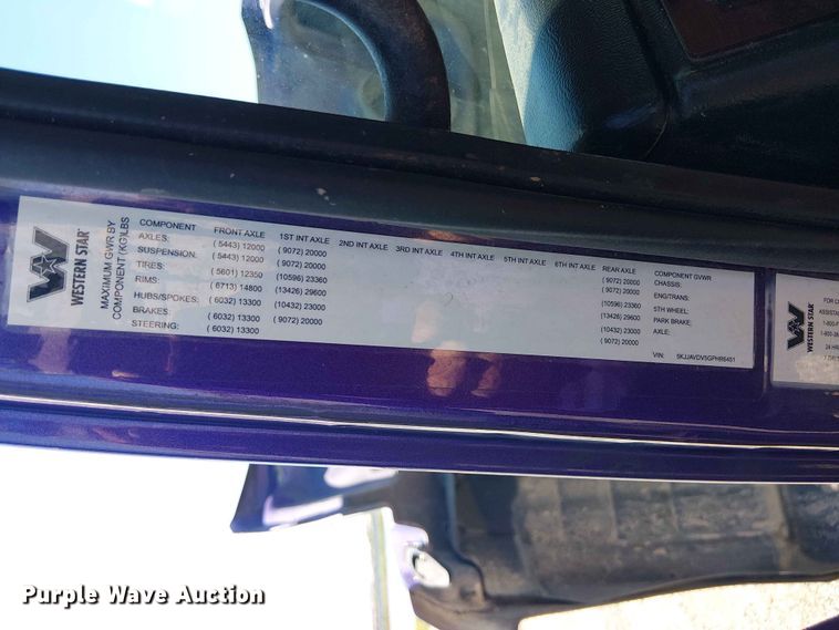 image for item YA3573 2016 Western Star 4700 semi truck