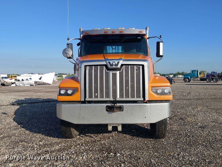 image for item YA3574 2022 Western Star 4900 semi truck