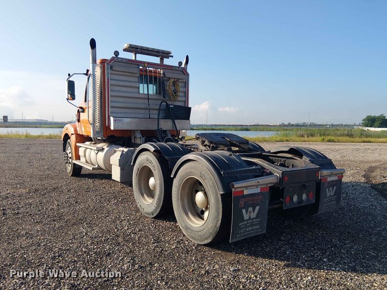 image for item YA3574 2022 Western Star 4900 semi truck