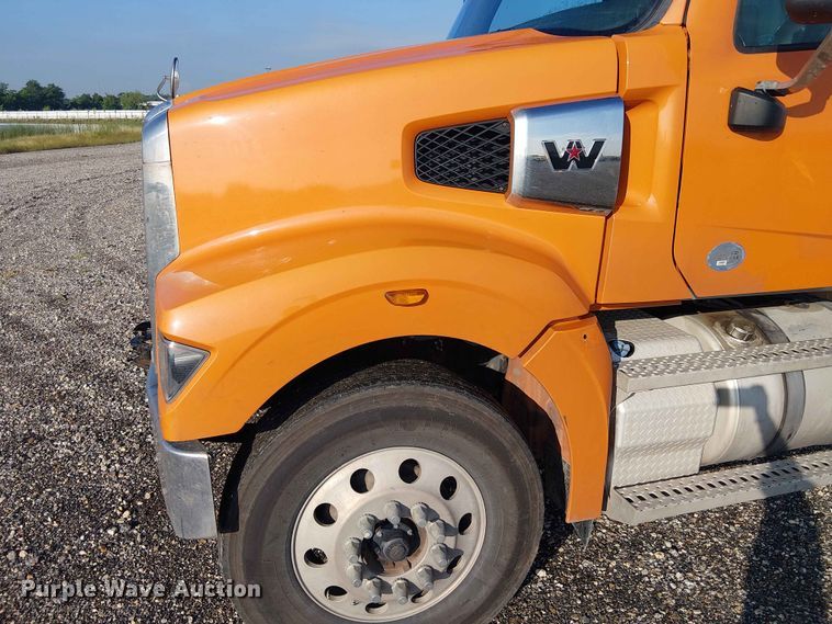 image for item YA3574 2022 Western Star 4900 semi truck