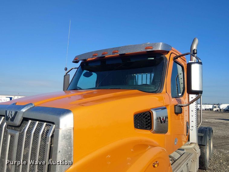 image for item YA3574 2022 Western Star 4900 semi truck