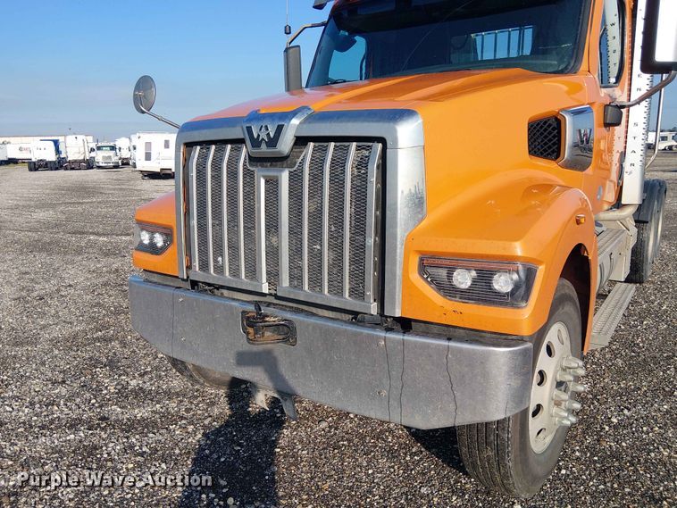 image for item YA3574 2022 Western Star 4900 semi truck