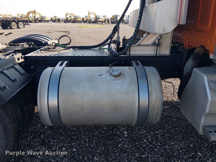 image for item YA3574 2022 Western Star 4900 semi truck