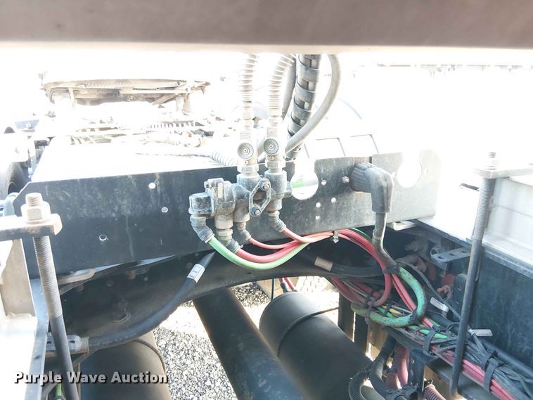image for item YA3574 2022 Western Star 4900 semi truck