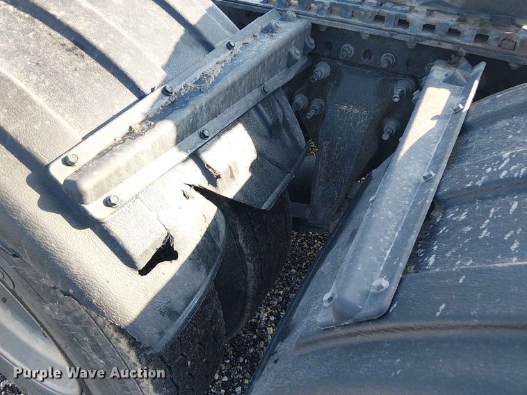 image for item YA3574 2022 Western Star 4900 semi truck