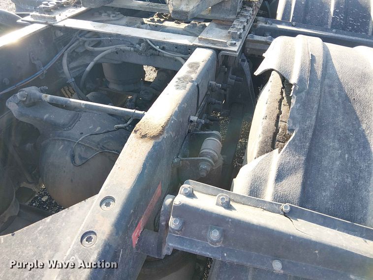 image for item YA3574 2022 Western Star 4900 semi truck