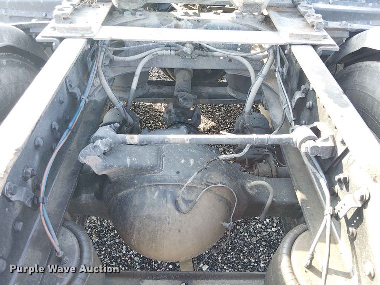 image for item YA3574 2022 Western Star 4900 semi truck