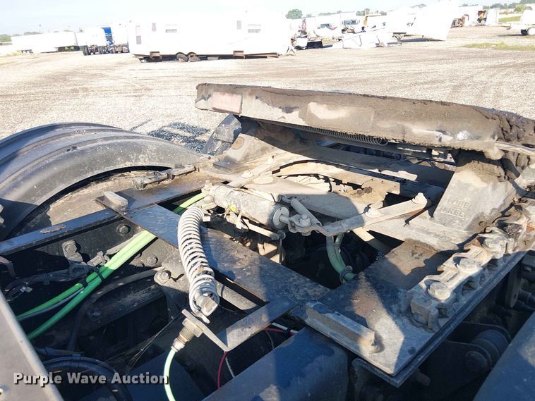 image for item YA3574 2022 Western Star 4900 semi truck