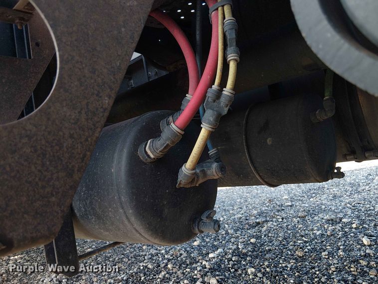 image for item YA3574 2022 Western Star 4900 semi truck