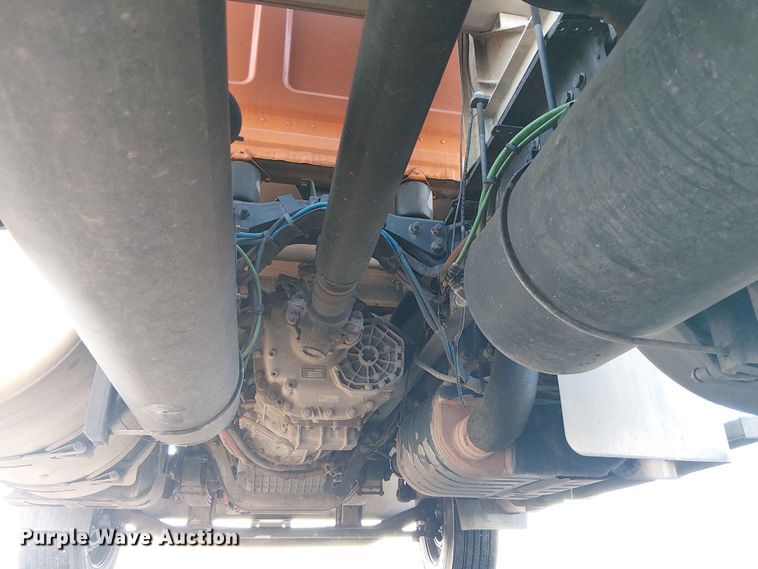 image for item YA3574 2022 Western Star 4900 semi truck