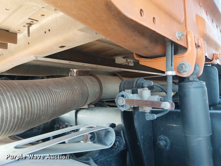 image for item YA3574 2022 Western Star 4900 semi truck