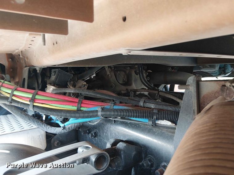 image for item YA3574 2022 Western Star 4900 semi truck