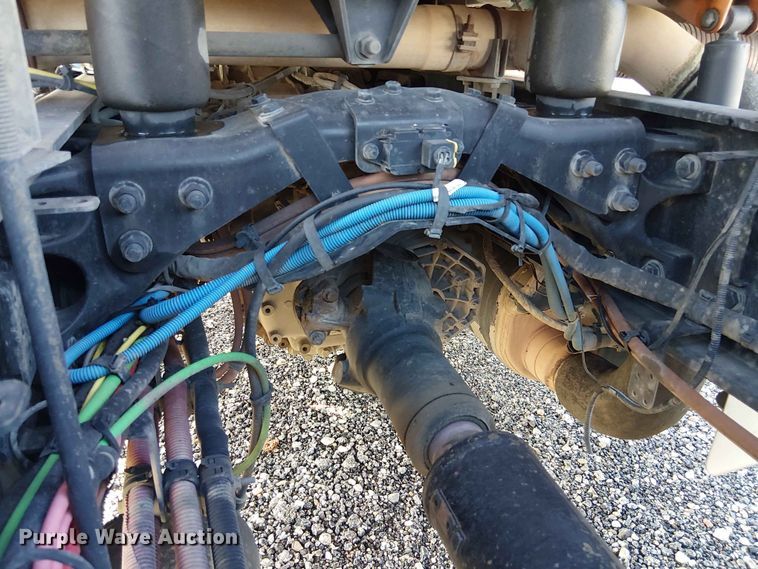 image for item YA3574 2022 Western Star 4900 semi truck