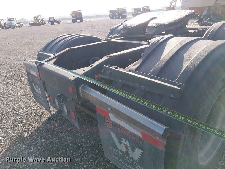 image for item YA3574 2022 Western Star 4900 semi truck