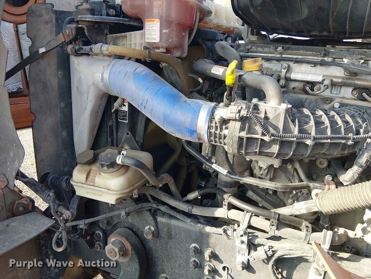 image for item YA3574 2022 Western Star 4900 semi truck