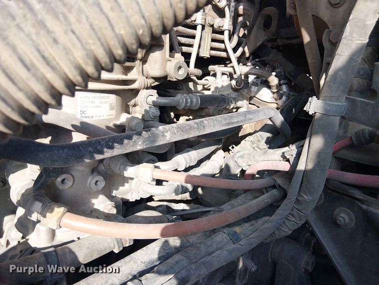 image for item YA3574 2022 Western Star 4900 semi truck