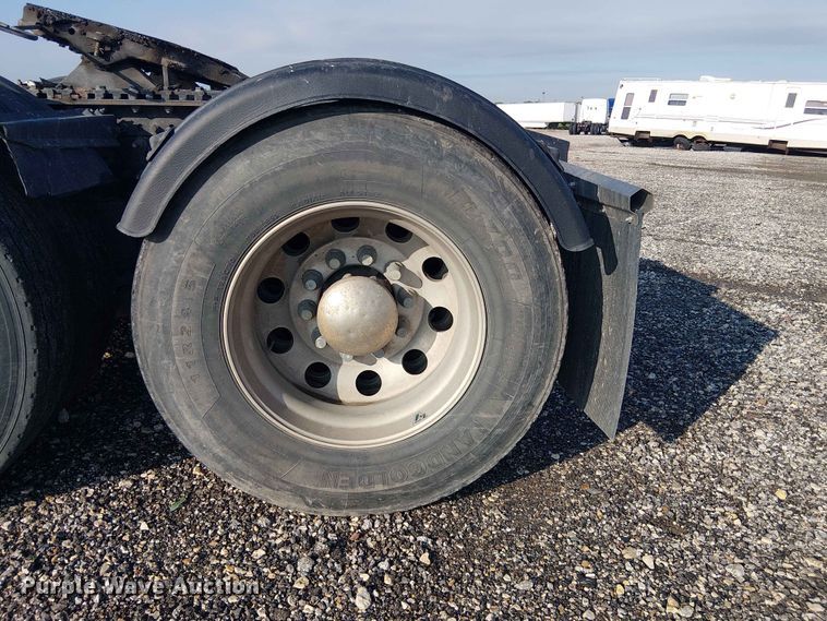 image for item YA3574 2022 Western Star 4900 semi truck
