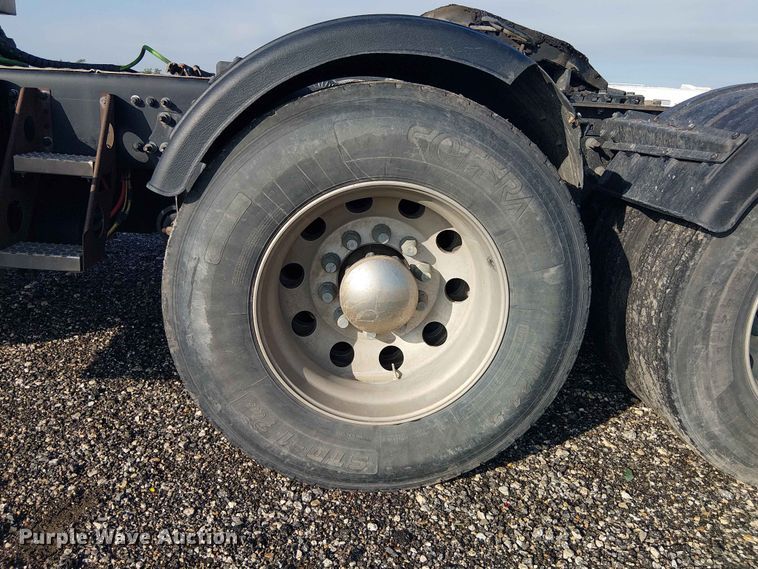 image for item YA3574 2022 Western Star 4900 semi truck