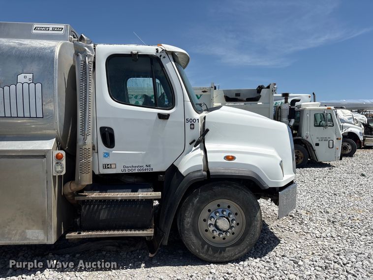 image for item YA3627 2017 Freightliner 114SD fuel truck