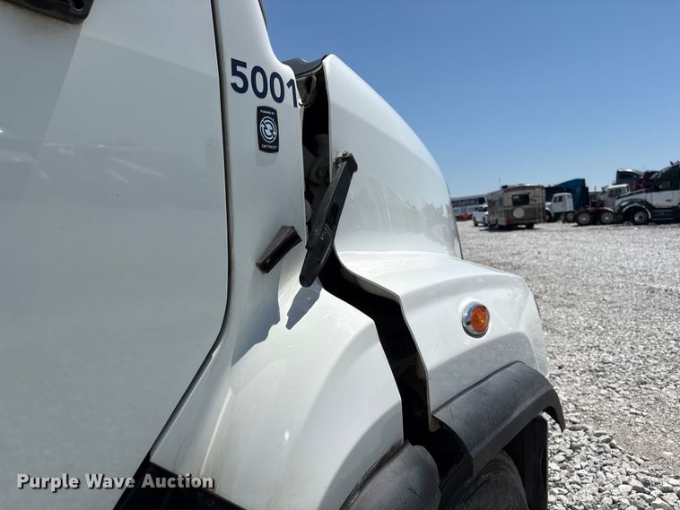 image for item YA3627 2017 Freightliner 114SD fuel truck