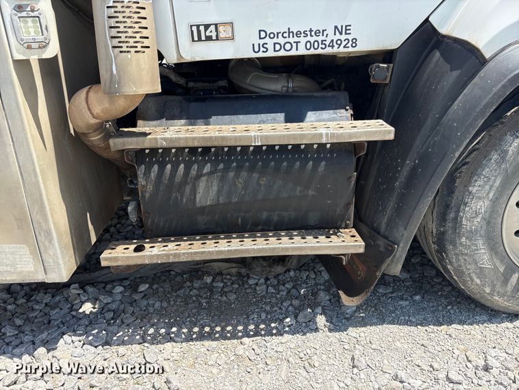 image for item YA3627 2017 Freightliner 114SD fuel truck