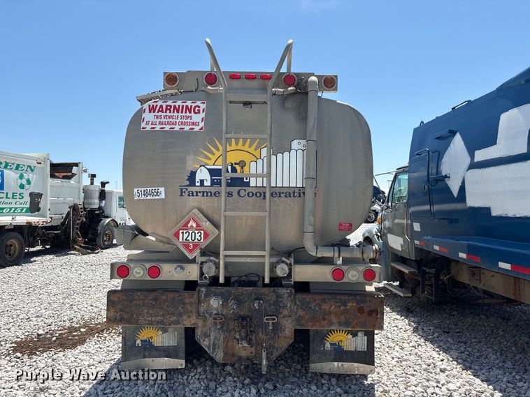 image for item YA3627 2017 Freightliner 114SD fuel truck
