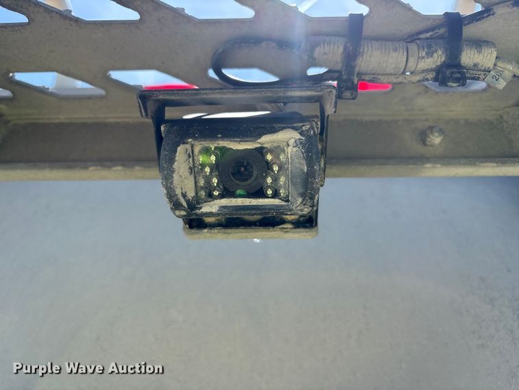 image for item YA3627 2017 Freightliner 114SD fuel truck