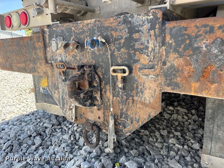 image for item YA3627 2017 Freightliner 114SD fuel truck