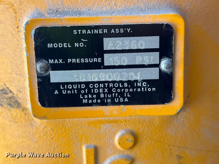 image for item YA3627 2017 Freightliner 114SD fuel truck