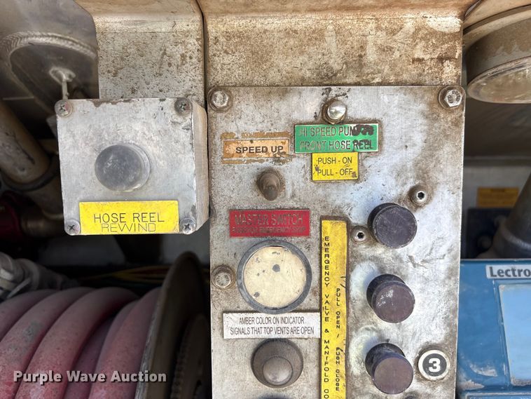 image for item YA3627 2017 Freightliner 114SD fuel truck