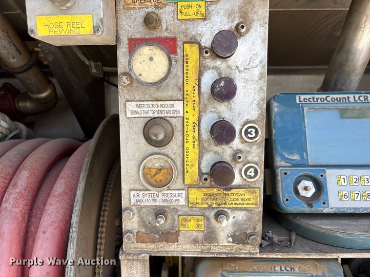 image for item YA3627 2017 Freightliner 114SD fuel truck