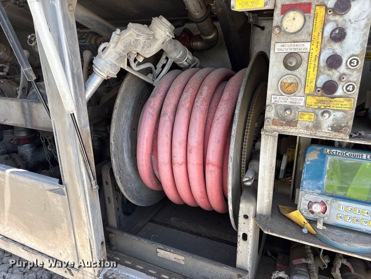 image for item YA3627 2017 Freightliner 114SD fuel truck