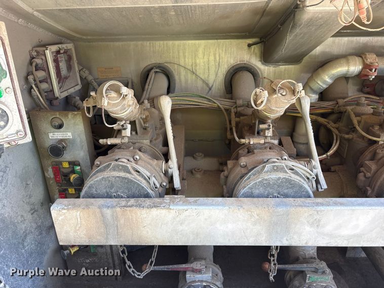 image for item YA3627 2017 Freightliner 114SD fuel truck