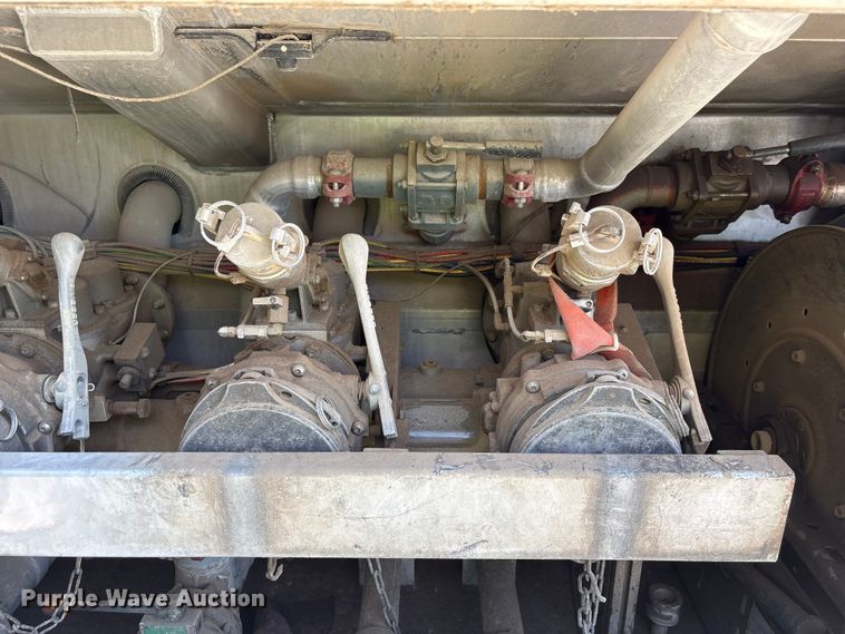 image for item YA3627 2017 Freightliner 114SD fuel truck