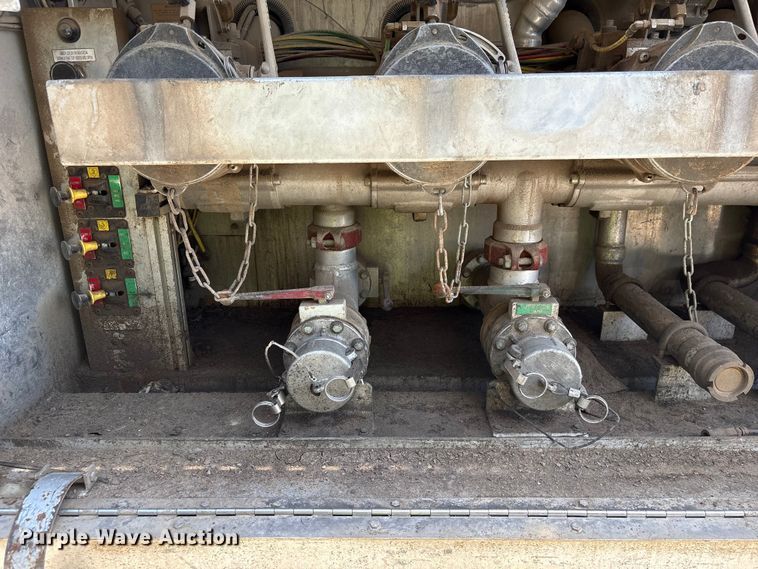 image for item YA3627 2017 Freightliner 114SD fuel truck
