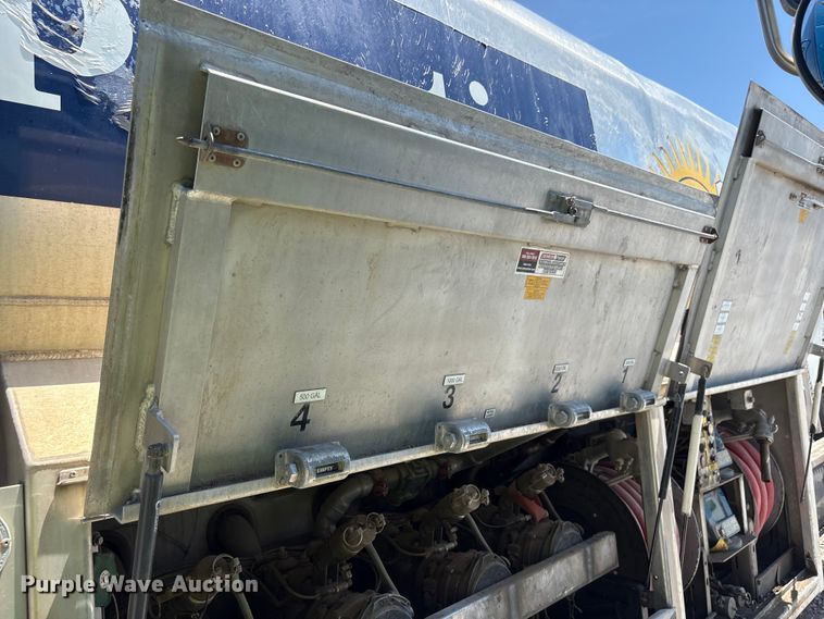 image for item YA3627 2017 Freightliner 114SD fuel truck