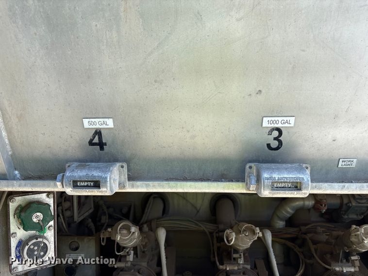 image for item YA3627 2017 Freightliner 114SD fuel truck