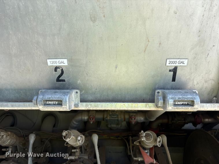 image for item YA3627 2017 Freightliner 114SD fuel truck