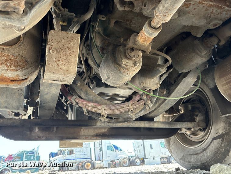 image for item YA3627 2017 Freightliner 114SD fuel truck