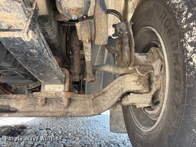 image for item YA3627 2017 Freightliner 114SD fuel truck