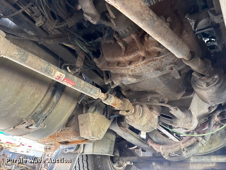image for item YA3627 2017 Freightliner 114SD fuel truck