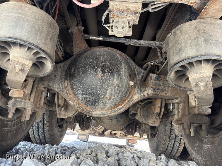 image for item YA3627 2017 Freightliner 114SD fuel truck
