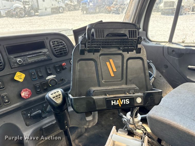 image for item YA3627 2017 Freightliner 114SD fuel truck