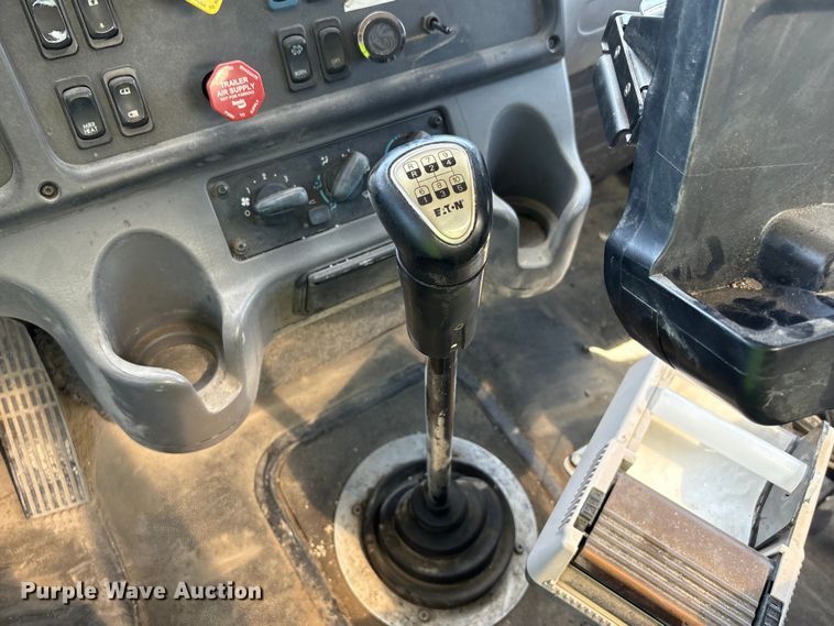 image for item YA3627 2017 Freightliner 114SD fuel truck